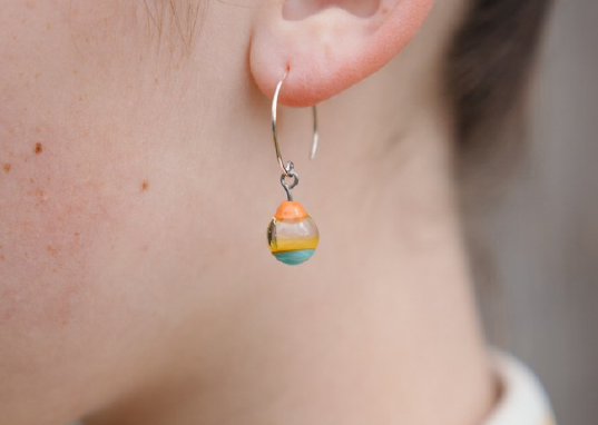 cadeau-artisanal Boucles d'oreilles en verre coloré